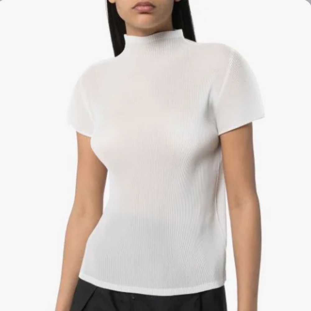 Issey Miyake • Short sleeved top • 3